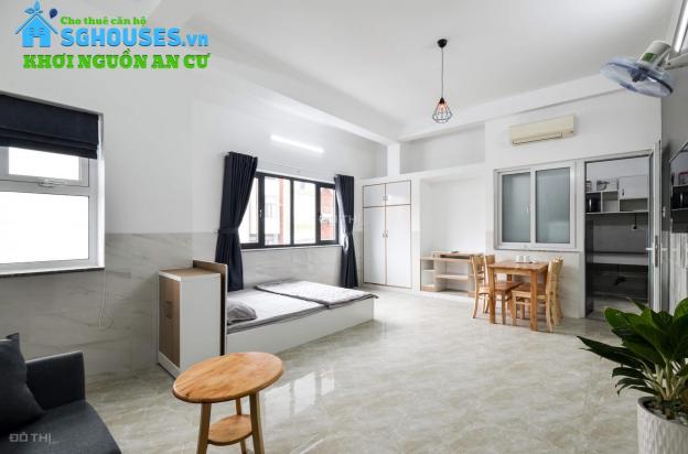 Cho thuê căn hộ studio 50m2, rộng rãi thoáng mát ngay 30 Nhất Chi Mai, Tân Bình