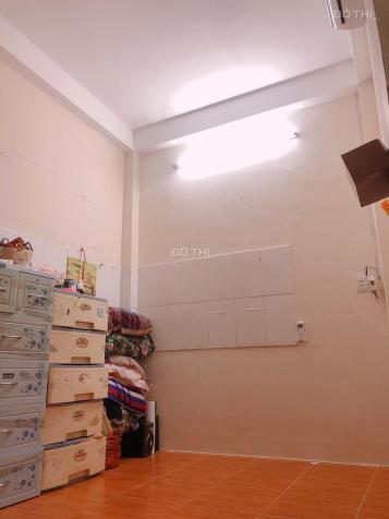 Cho thuê phòng trọ Phạm Văn Chiêu, P8, gần Cây Trâm, 20 m2, có cửa sổ nhỏ, wc riêng