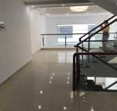 Cho thuê nhà 2 MT 50 Cao Thắng, quận 3, ngay Võ Văn Tần