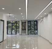 Cho thuê nhà KDC Him Lam Kênh Tẻ, 7.5x20m 1 hầm 3 lầu giá 70 triệu/tháng 0901061368 (Mr. Ngọc)