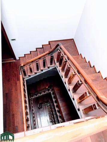 Cho thuê nhà nguyên căn full nội thất cơ bản 3 tầng trong KDC Vạn Phúc, Thủ Đức
