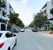 Cho thuê nhà full nội thất có thang máy hầm + 3 tầng giá cực tốt Vạn Phúc, Thủ Đức