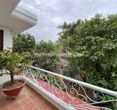 Cho thuê nhà riêng 1 trệt 1 lầu, đường Quốc Hương, Thảo Điền, Quận 2. Diện tích: 368m2