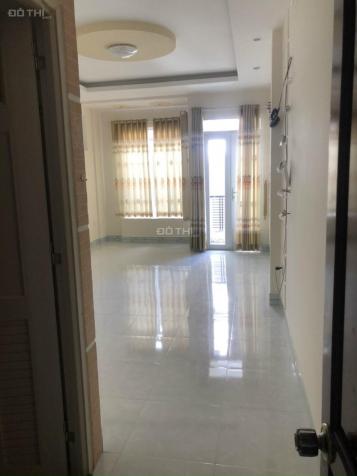 Cho thuê nhà nguyễn trọng tuyển p.15 Q.PN trệt 3 lầu DT;150m2 giá 15tr