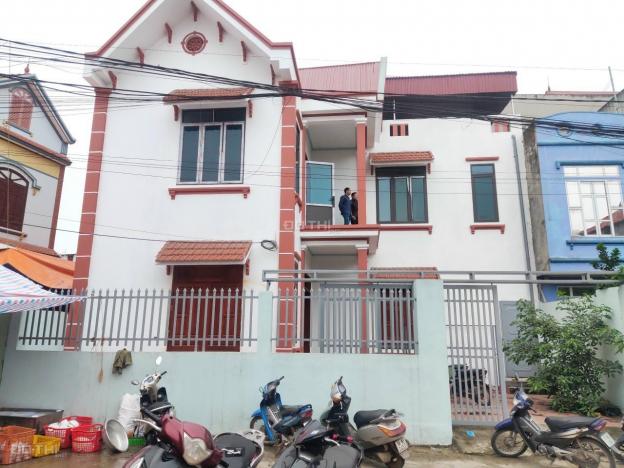 Cần bán nhà 2 tầng 1 trệt tại Yên Ninh, thị trấn Nếnh, việt yên, bắc giang. Quốc lộ 1 đi vào 300mét