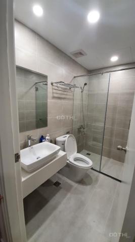 Cho thuê gấp căn hộ mặt tiền Tạ Quang Bửu, Q8 - 2PN full nội thất view hồ bơi tầng cao thoáng mát