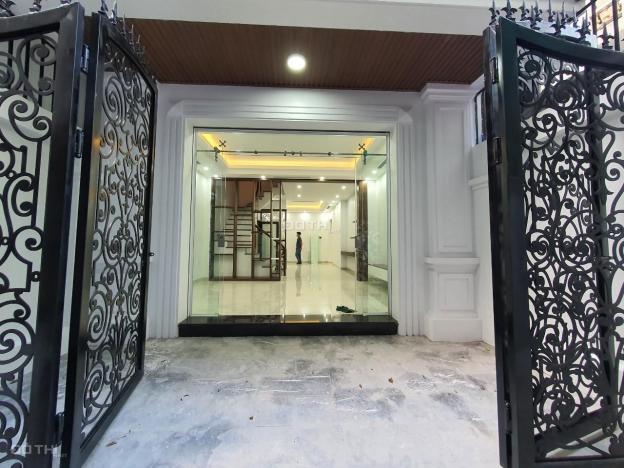 Bán gấp nhà Hoàng Văn Thái - Vương Thừa Vũ 66m2 x 5 tầng, 6 phòng, cách phố 15m, sổ đỏ CC. Giá 8tỷ