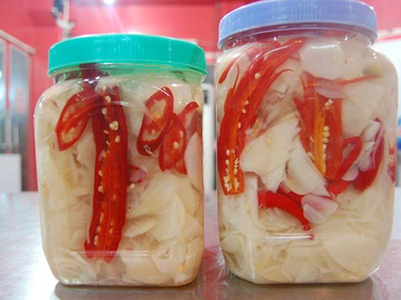 Măng ớt ngâm