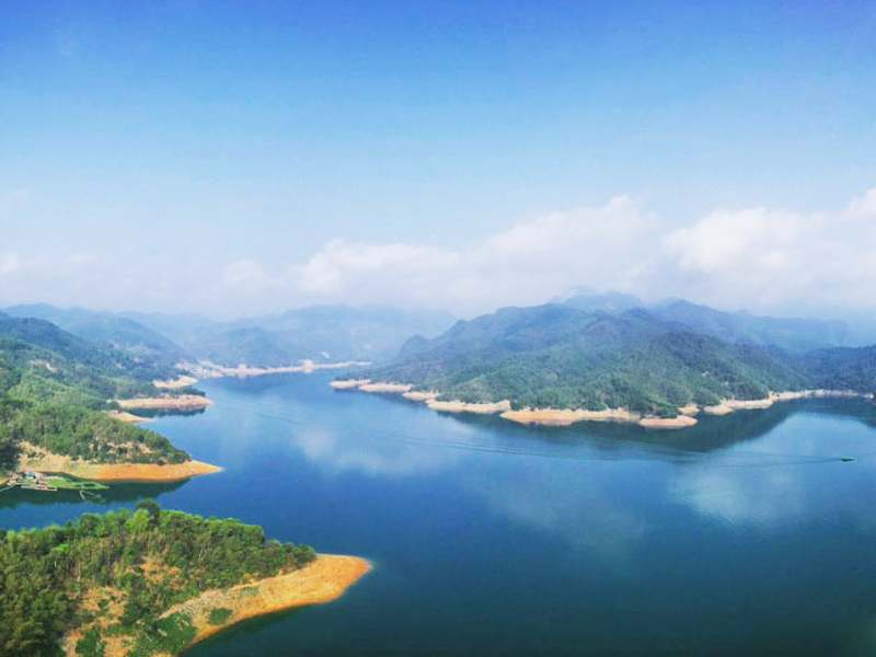 Hồ Thác Bà